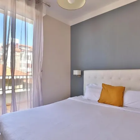 Marbella بياريتز
