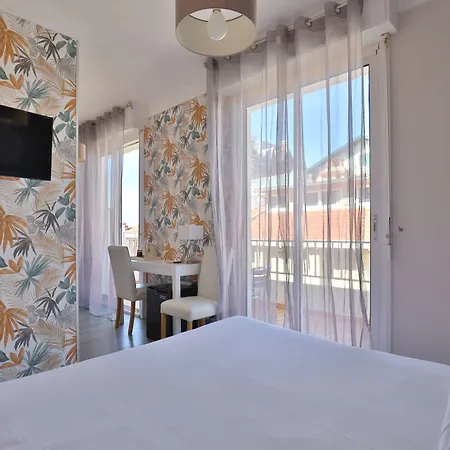 Отель Marbella