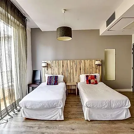 Отель Marbella Биарриц