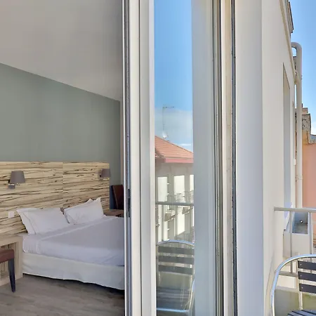 Отель Marbella Биарриц